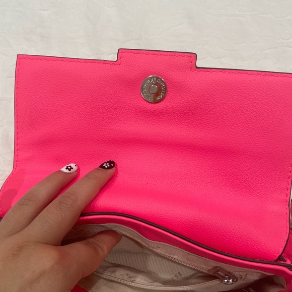 Wmns GUESS hot pink purse USED - Picture 7 of 10